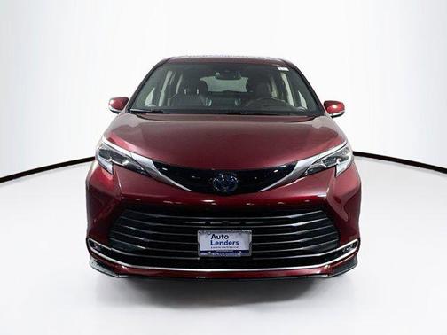 2022 Toyota Sienna Platinum 7 Passenger