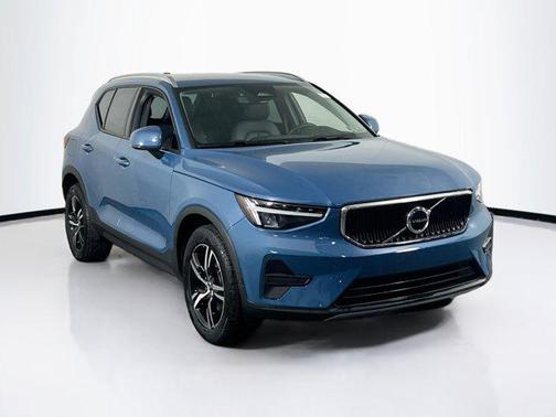 2023 Volvo XC40 B5 Core
