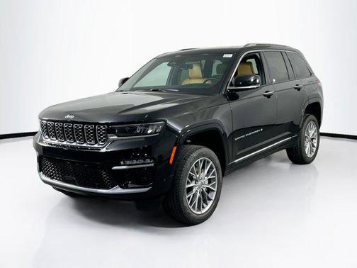 Diamond Black Crystal Pearlcoat 2023 Jeep Grand Cherokee Summit