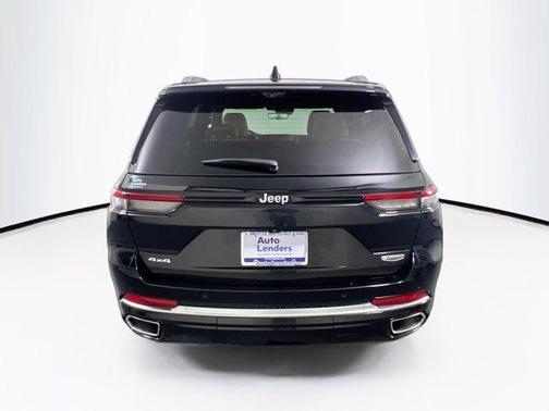Diamond Black Crystal Pearlcoat 2023 Jeep Grand Cherokee Summit