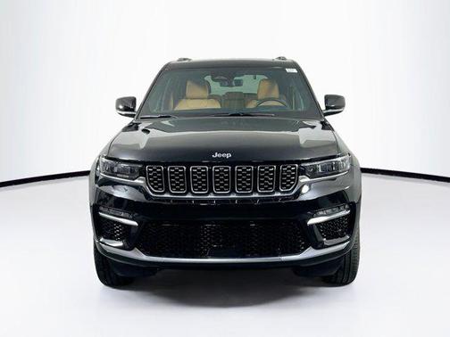 Diamond Black Crystal Pearlcoat 2023 Jeep Grand Cherokee Summit