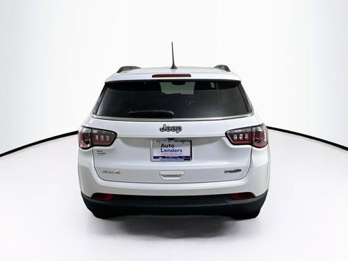 Bright White Clearcoat 2022 Jeep Compass Latitude Lux
