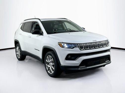 2022 Jeep Compass Latitude Lux