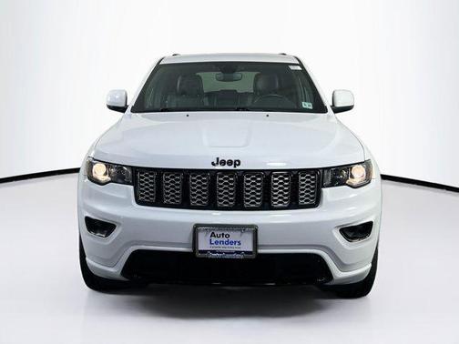 2022 Jeep Grand Cherokee Laredo