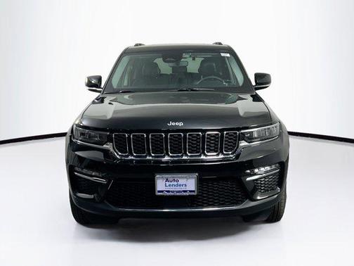 Diamond Black Crystal Pearlcoat 2023 Jeep Grand Cherokee Limited