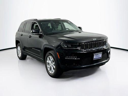 Diamond Black Crystal Pearlcoat 2023 Jeep Grand Cherokee Limited