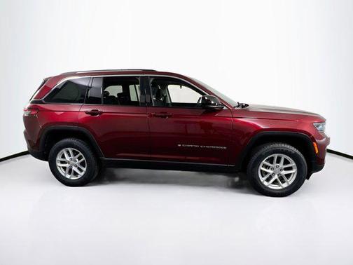 Velvet Red Pearlcoat 2023 Jeep Grand Cherokee Laredo