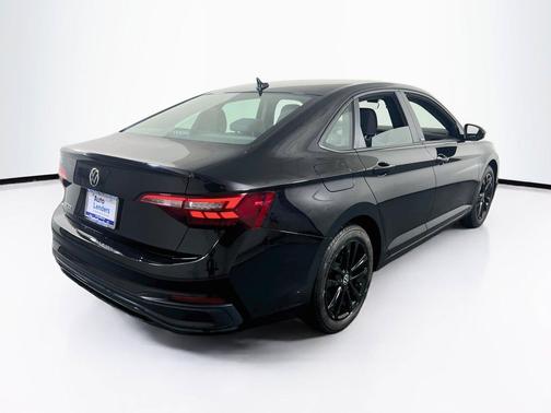 Deep Black Pearl 2023 Volkswagen Jetta 1.5T Sport