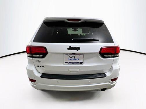 2022 Jeep Grand Cherokee Laredo
