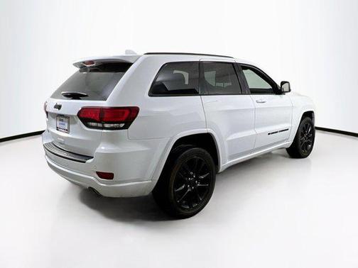 2022 Jeep Grand Cherokee Laredo