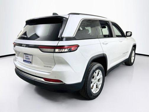 Bright White Clearcoat 2023 Jeep Grand Cherokee Limited