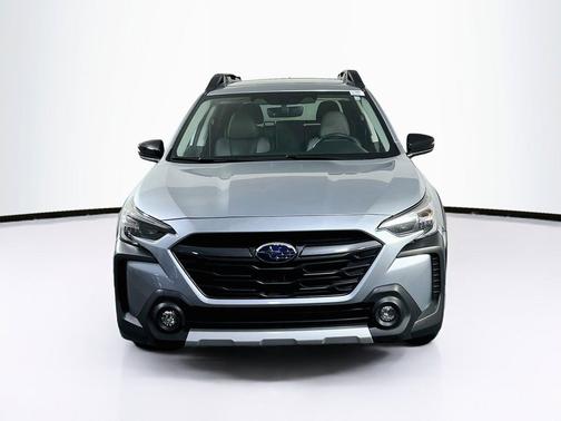 Ice Silver Metallic 2023 Subaru Outback Limited