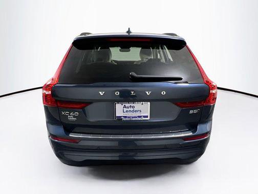 2022 Volvo XC60 B5 Momentum