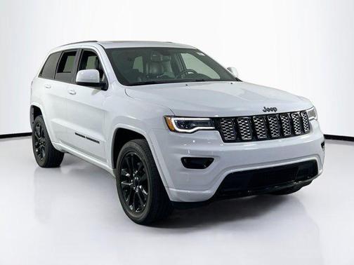 2022 Jeep Grand Cherokee Laredo