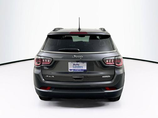 Granite Crystal Metallic Clearcoat 2022 Jeep Compass Latitude