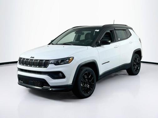 Bright White Clearcoat 2023 Jeep Compass Latitude
