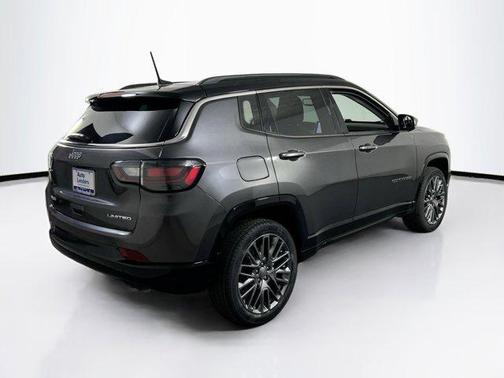 Granite Crystal Metallic Clearcoat 2022 Jeep Compass Limited
