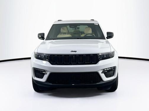 Bright White Clearcoat 2023 Jeep Grand Cherokee Limited