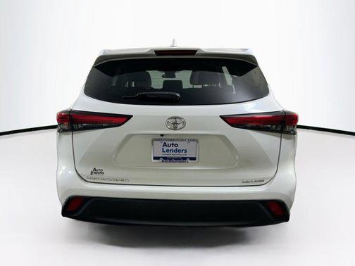 2020 Toyota Highlander LE