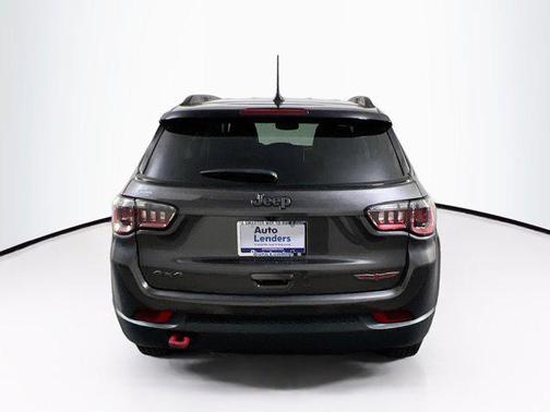 Granite Crystal Metallic Clearcoat 2022 Jeep Compass Trailhawk