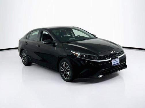 Aurora Black 2023 Kia Forte LXS