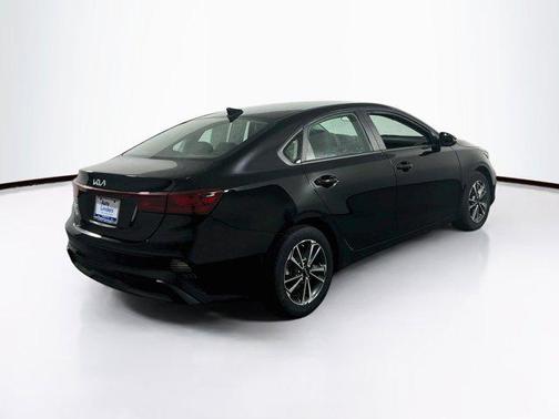 Aurora Black 2023 Kia Forte LXS