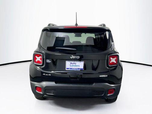Black Clearcoat 2022 Jeep Renegade Latitude