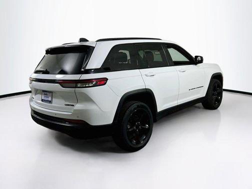 Bright White Clearcoat 2023 Jeep Grand Cherokee Limited