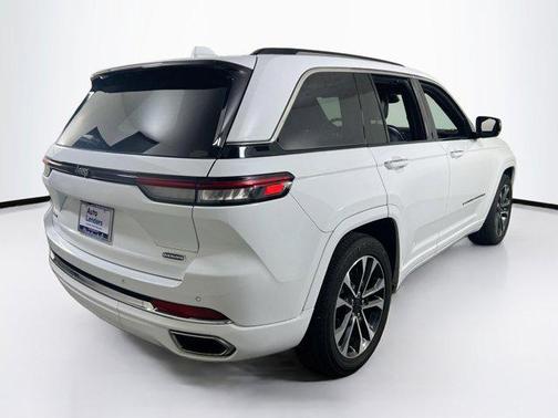 2022 Jeep Grand Cherokee Overland