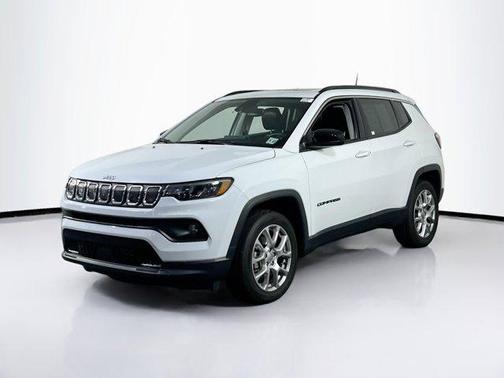 2022 Jeep Compass Latitude Lux