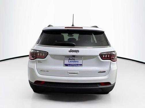 Bright White Clearcoat 2022 Jeep Compass Latitude Lux