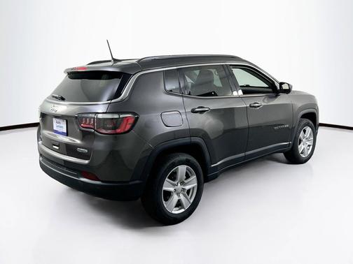 Granite Crystal Metallic Clearcoat 2022 Jeep Compass Latitude