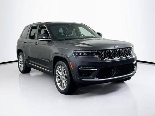 2022 Jeep Grand Cherokee Summit