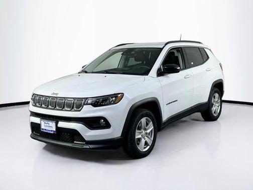 Bright White Clearcoat 2022 Jeep Compass Latitude