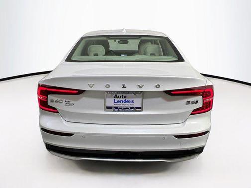 2023 Volvo S60 B5 Core Dark Theme