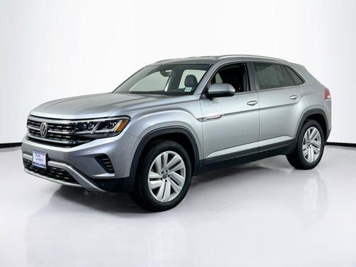 Pyrite Silver Metallic 2023 Volkswagen Atlas Cross Sport 3.6L V6 SE w/Technology