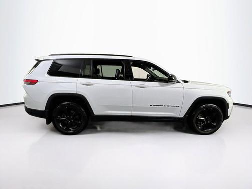 Bright White Clearcoat 2023 Jeep Grand Cherokee L Altitude