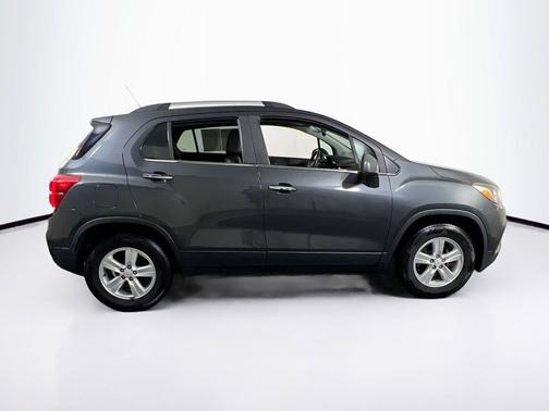 Nightfall Gray Metallic 2017 Chevrolet Trax LT