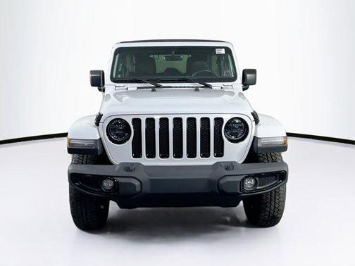 Bright White Clearcoat 2023 Jeep Wrangler 4-Door Sahara Altitude 4x4