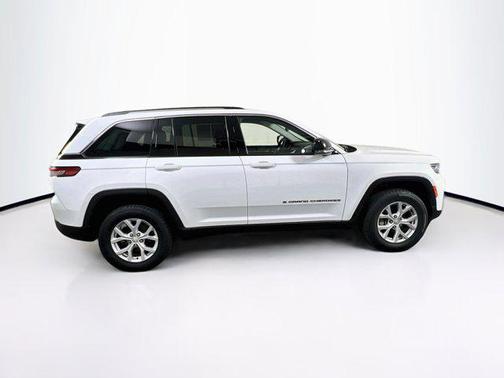 Bright White Clearcoat 2023 Jeep Grand Cherokee Limited