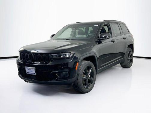 Diamond Black Crystal Pearlcoat 2023 Jeep Grand Cherokee Altitude