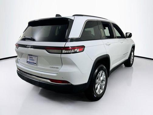 Bright White Clearcoat 2023 Jeep Grand Cherokee Limited