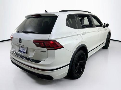 2023 Volkswagen Tiguan 2.0T SE R-Line Black 4MOTION