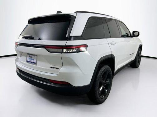 Bright White Clearcoat 2023 Jeep Grand Cherokee Limited