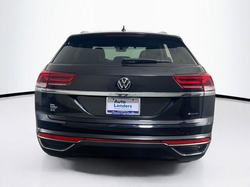 Deep Black Pearl 2023 Volkswagen Atlas Cross Sport 2.0T SE