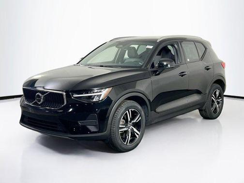 2023 Volvo XC40 B4 Core