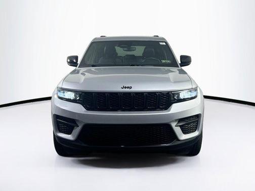 2022 Jeep Grand Cherokee Altitude