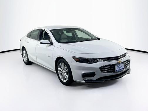 Summit White 2017 Chevrolet Malibu 1LT