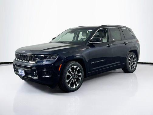 Midnight Sky 2023 Jeep Grand Cherokee Overland