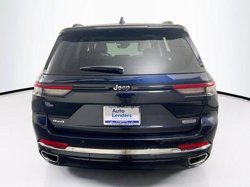 Midnight Sky 2023 Jeep Grand Cherokee Overland